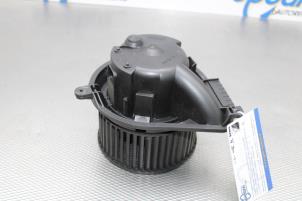 Usados Motor de ventilador de calefactor Mercedes Vito (638.1/2) 2.2 CDI 110 16V Precio de solicitud ofrecido por Gebr Opdam B.V.