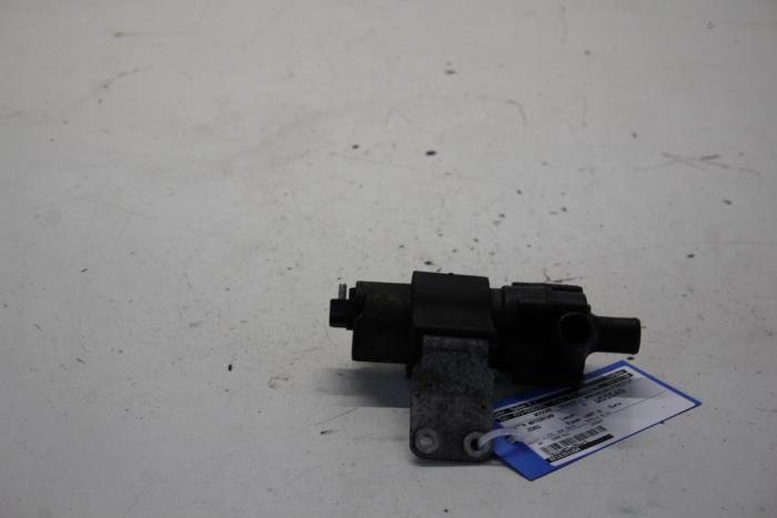 Begagnade Extra vattenpump Mercedes CLK (C208) 3.2 320 V6 18V Pris € 26,00 Marginaltabell erbjuds av Gebr Opdam B.V.