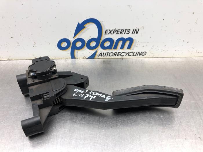 Begagnade Gaspedalsensor Opel Astra G (F08/48) 1.7 DTL Pris € 26,00 Marginaltabell erbjuds av Gebr Opdam B.V.