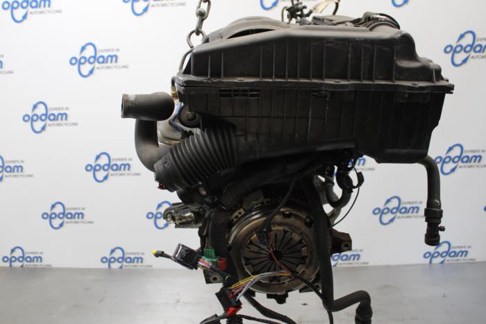 Motor van een Citroën Xsara Picasso (CH) 1.6i 16V 2010