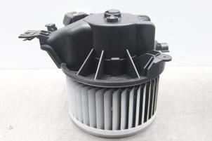 Used Heating and ventilation fan motor Fiat Grande Punto (199) 1.4 16V Price € 70,00 Margin scheme offered by Gebr Opdam B.V.