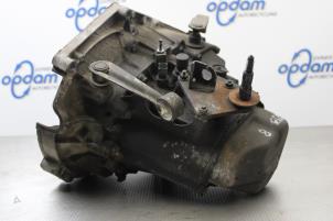 Getriebe van een Peugeot 206+ (2L/M) 1.4 XS 2010
