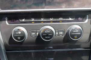 Usados Panel de control de calefacción Volkswagen Golf VII (AUA) 1.0 TSI 12V BlueMotion Precio € 75,00 Norma de margen ofrecido por Gebr Opdam B.V.
