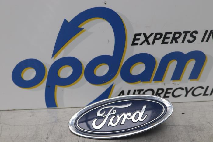 Używane Emblemat Ford Focus 3 Wagon 1.0 Ti-VCT EcoBoost 12V 125 Cena € 30,00 Procedura marży oferowane przez Gebr Opdam B.V.