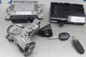 Usados Cilindro de juego de cerraduras (completo) Hyundai Getz 1.4i 16V Precio € 50,00 Norma de margen ofrecido por Gebr Opdam B.V.