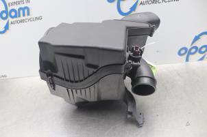 Gebrauchte Luftfiltergehäuse Ford Focus 3 Wagon 1.0 Ti-VCT EcoBoost 12V 125 Preis auf Anfrage angeboten von Gebr Opdam B.V.