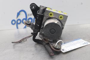 Begagnade ABS-pump Renault Scénic II (JM) 2.0 16V Pris € 80,00 Marginaltabell erbjuds av Gebr Opdam B.V.