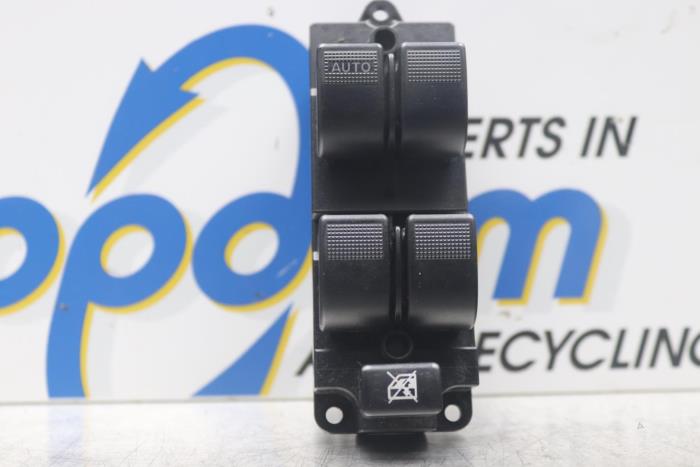 Usados Interruptor de ventanilla eléctrica Mazda MPV (LW19/69) 2.3 16V Precio € 30,00 Norma de margen ofrecido por Gebr Opdam B.V.