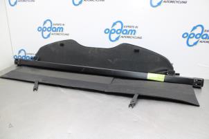 Usagé Bâche coffre à bagages Mazda 5 (CWA9) 1.6 CITD 16V Prix € 125,00 Règlement à la marge proposé par Gebr Opdam B.V.