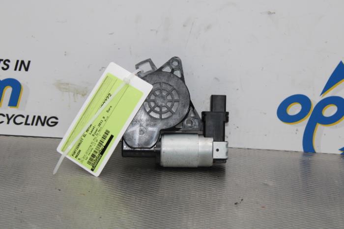 Usados Motor de ventanilla de puerta Mazda 5 (CWA9) 1.6 CITD 16V Precio de solicitud ofrecido por Gebr Opdam B.V.