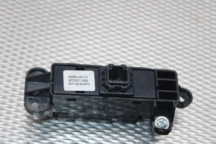 PDC Schalter van een Kia Niro I (DE) 1.6 GDI Hybrid 2018