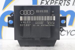 Używane Modul czujników parkowania Audi A4 Avant (B7) 2.5 TDI V6 24V Cena € 40,00 Procedura marży oferowane przez Gebr Opdam B.V.