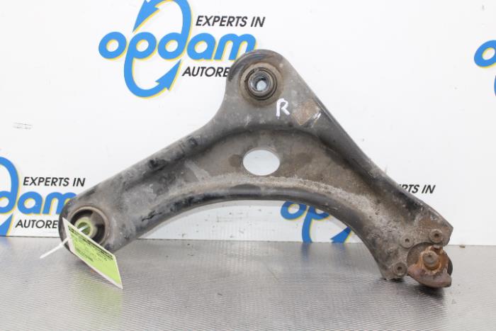 Front lower wishbone, right from a Citroën C3 (SC) 1.4 16V VTi 2010