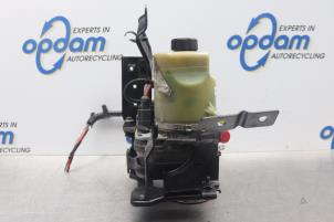 Używane Pompa wspomagania kierownicy Ford Focus 2 Wagon 1.8 16V Cena € 120,00 Procedura marży oferowane przez Gebr Opdam B.V.