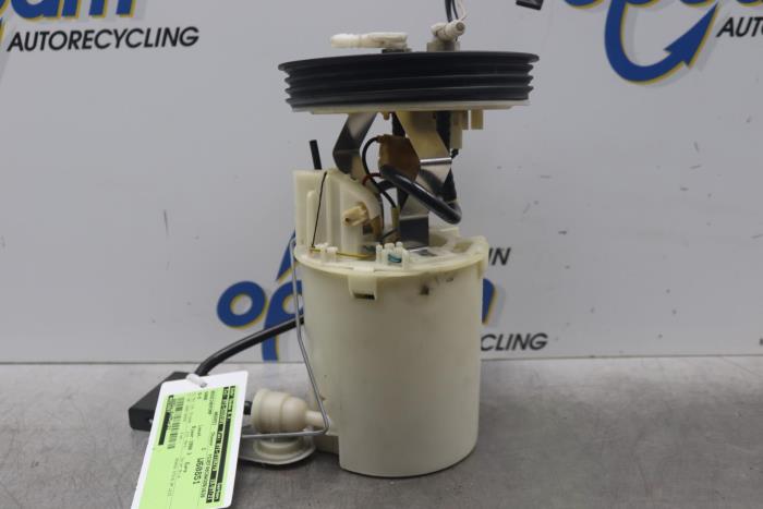 Begagnade Bensinpump Saab 9-5 (YS3E) 2.0t 16V Pris € 64,00 Marginaltabell erbjuds av Gebr Opdam B.V.