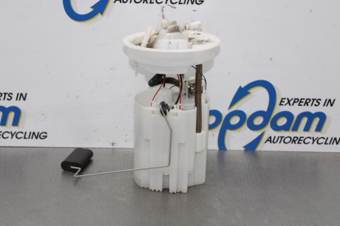 Used Petrol pump Ford C-Max (DXA) 1.0 Ti-VCT EcoBoost 12V 125 Price € 64,00 Margin scheme offered by Gebr Opdam B.V.