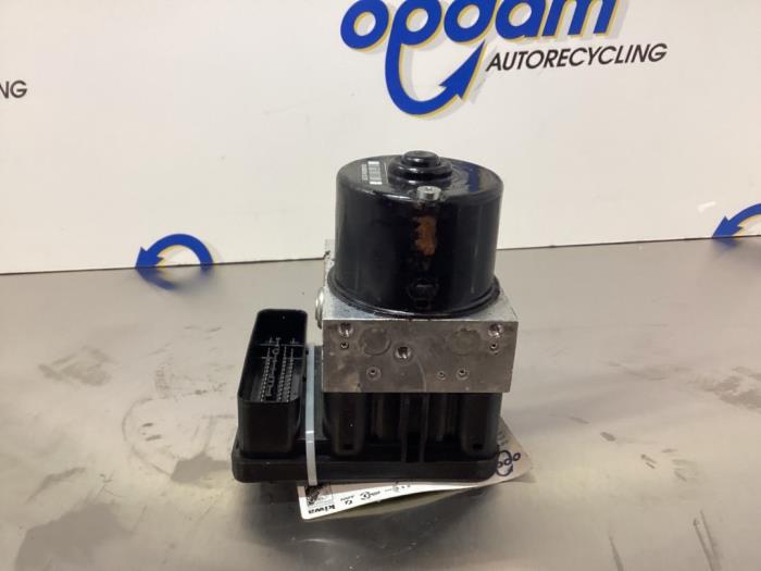 Begagnade ABS-pump BMW 1 serie (E87/87N) 118i 16V Pris € 128,00 Marginaltabell erbjuds av Gebr Opdam B.V.