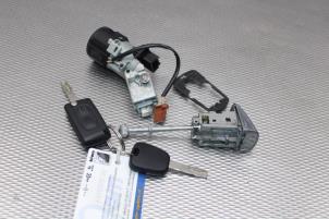Gebrauchte Zündschloss + Schlüssel Citroen C3 (SC) 1.2 VTi 82 12V Preis auf Anfrage angeboten von Gebr Opdam B.V.