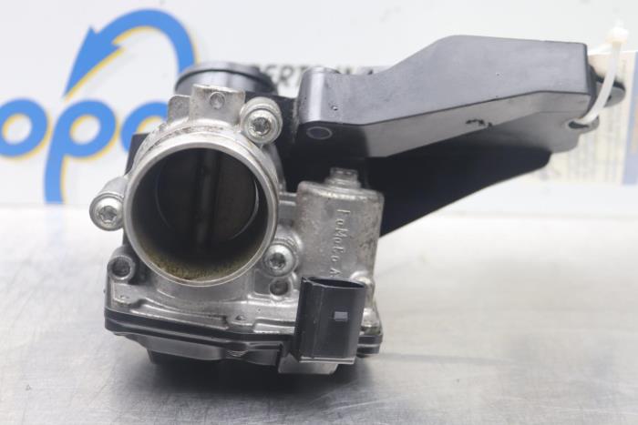 Gebrauchte Drosselklappengehäuse Ford Fiesta 6 (JA8) 1.0 EcoBoost 12V 100 Preis € 75,00 Margenregelung angeboten von Gebr Opdam B.V.