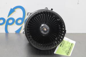 Usados Motor de ventilador de calefactor Mini Mini (F55) 1.5 12V Cooper Precio € 100,00 Norma de margen ofrecido por Gebr Opdam B.V.