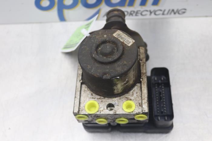 Usagé Pompe ABS Volkswagen Caddy III (2KA,2KH,2CA,2CH) 2.0 SDI Prix € 85,00 Règlement à la marge proposé par Gebr Opdam B.V.