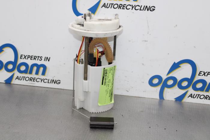 Begagnade Dieselpump Fiat Fiorino (225) 1.3 D 16V Multijet Pris € 40,00 Marginaltabell erbjuds av Gebr Opdam B.V.