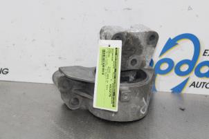 Engine mount from a Fiat Fiorino (225) 1.3 D 16V Multijet 2014