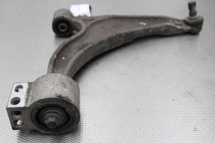 Usagé Bras de suspension bas avant droit Opel Astra J (PD5/PE5) 1.4 Turbo 16V Prix € 35,00 Règlement à la marge proposé par Gebr Opdam B.V.