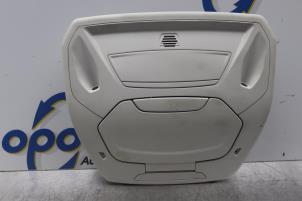 Usados Compartimento de almacenamiento superior Ford Focus 3 Wagon 1.0 Ti-VCT EcoBoost 12V 125 Precio € 35,00 Norma de margen ofrecido por Gebr Opdam B.V.