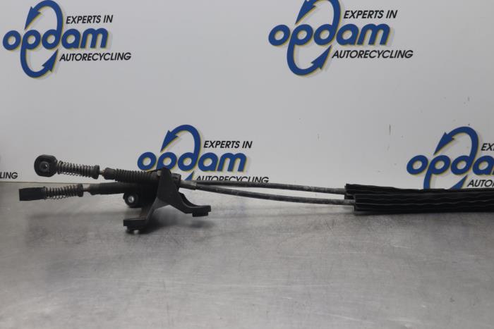 Gearbox control cable from a Seat Leon (1P1) 1.6 2007