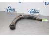 Front lower wishbone, right from a Peugeot 5008 I (0A/0E), 2009 / 2017 1.6 VTI 16V, MPV, Petrol, 1.598cc, 88kW (120pk), FWD, EP6C; 5FS, 2009-09 / 2017-03, 0A5FS; 0E5FS 2012