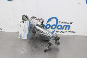 Used Front wiper motor Peugeot 5008 I (0A/0E) 1.6 VTI 16V Price on request offered by Gebr Opdam B.V.