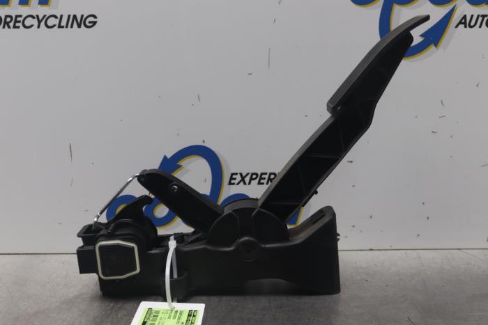 Begagnade Gaspedalsensor Mercedes A (W169) 2.0 A-180 CDI 16V 5-Drs. Pris på förfrågan erbjuds av Gebr Opdam B.V.