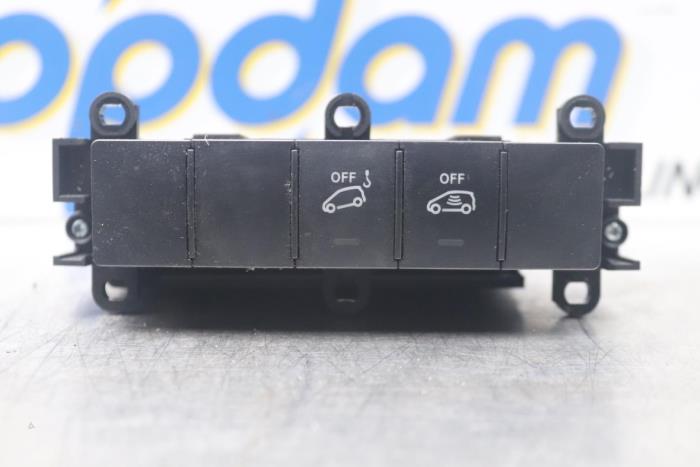 Begagnade Larmmodul Mercedes A (W169) 2.0 A-180 CDI 16V 5-Drs. Pris på förfrågan erbjuds av Gebr Opdam B.V.