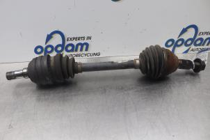 Usados Eje de transmisión izquierda delante Opel Signum (F48) 2.2 DGI 16V Precio € 50,00 Norma de margen ofrecido por Gebr Opdam B.V.
