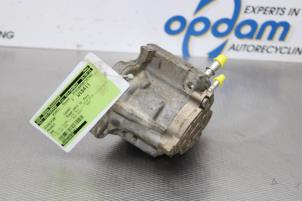 Used Diesel pump Peugeot 208 I (CA/CC/CK/CL) 1.6 e-HDi FAP Price on request offered by Gebr Opdam B.V.