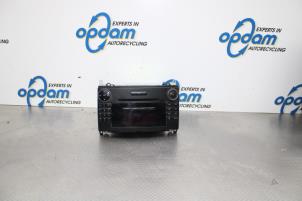 Gebrauchte Radio CD Spieler Mercedes Vito (639.6) 2.2 115 CDI 16V Preis auf Anfrage angeboten von Gebr Opdam B.V.