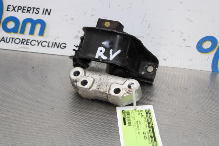 Used Engine mount Citroen C3 (SC) 1.4 16V VTi Price on request offered by Gebr Opdam B.V.