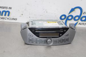 Usagé Radio/Lecteur CD Suzuki Alto (GF) 1.0 12V Prix € 70,00 Règlement à la marge proposé par Gebr Opdam B.V.