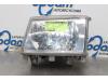 Headlight, left from a Mitsubishi Canter, 2001 3.0 Di-D 16V 413, CHP, Diesel, 2.998cc, 96kW (131pk), RWD, 4P100AT2, 2012-01 2012