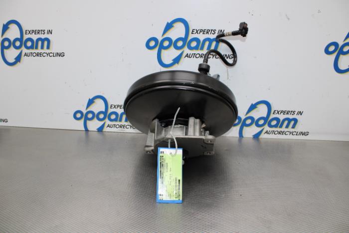 Usagé Servo frein Renault Kangoo Express (FW) 1.5 dCi 75 FAP Prix sur demande proposé par Gebr Opdam B.V.