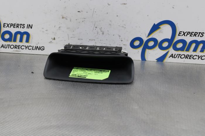 Begagnade Innerdisplay Peugeot 308 SW (4E/H) 1.6 VTI 16V Pris på förfrågan erbjuds av Gebr Opdam B.V.