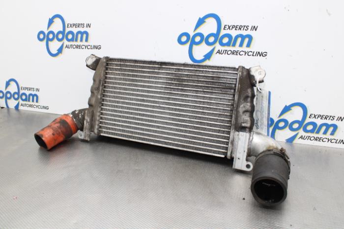 Usados Intercooler Mitsubishi Canter 3.0 Di-D 16V 413 Precio de solicitud ofrecido por Gebr Opdam B.V.