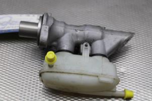 Used Master cylinder Renault Scénic III (JZ) 1.2 16V TCe 130 Price on request offered by Gebr Opdam B.V.