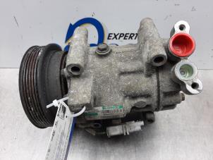 Usagé Pompe clim Renault Clio III (BR/CR) 1.6 16V Prix € 50,00 Règlement à la marge proposé par Gebr Opdam B.V.