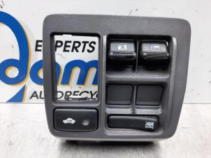 Gebrauchte Elektrisches Fenster Schalter Daihatsu Cuore (L251/271/276) 1.0 12V DVVT Preis auf Anfrage angeboten von Gebr Opdam B.V.