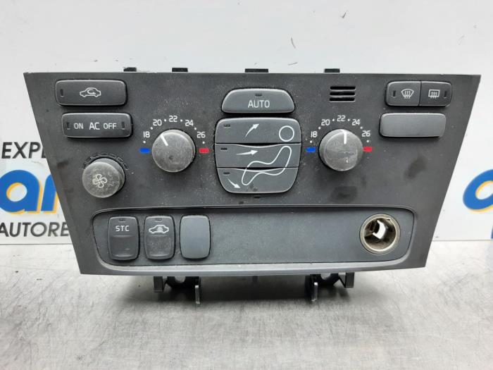 Heater control panel from a Volvo V70 (SW) 2.4 20V 170 2001