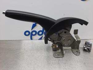 Used Parking brake lever Nissan Micra (K13) 1.2 12V DIG-S Price € 40,00 Margin scheme offered by Gebr Opdam B.V.