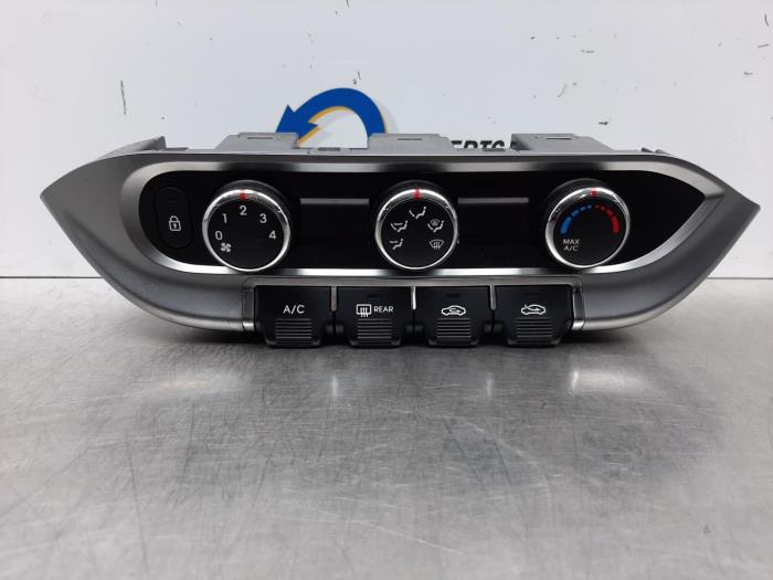 Panel de control de calefacción de un Kia Rio III (UB) 1.2 CVVT 16V 2013