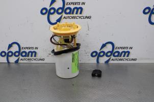 Usados Bomba eléctrica de combustible Volkswagen Touran (5T1) 2.0 TDI 150 Precio de solicitud ofrecido por Gebr Opdam B.V.